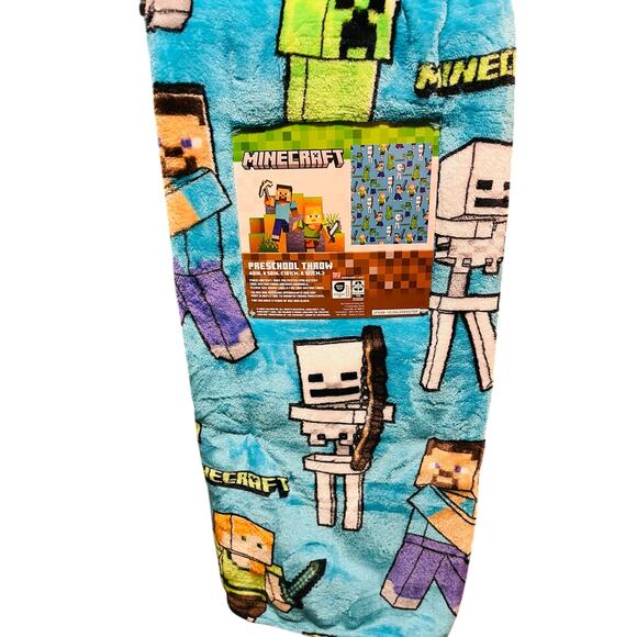 Minecraft gift bundle with a 40 50 preschool soft adorable throw hot wheels - Picture 2 of 5